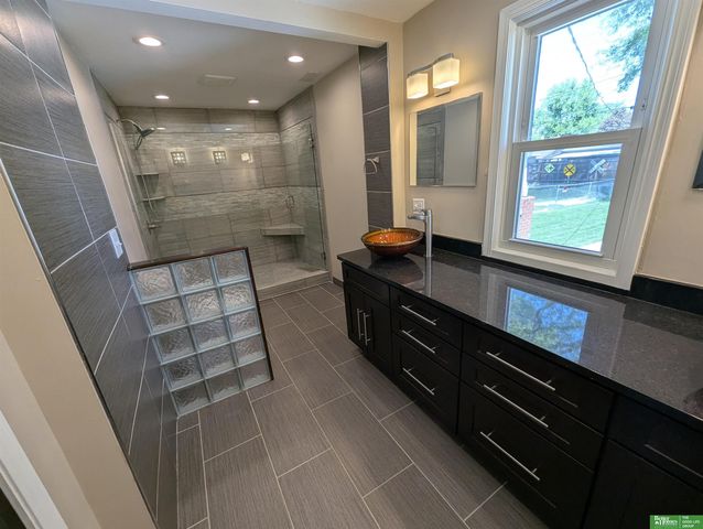 308 E Mission Avenue, Bellevue, NE 68005