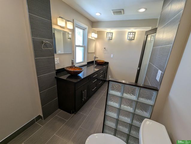 308 E Mission Avenue, Bellevue, NE 68005