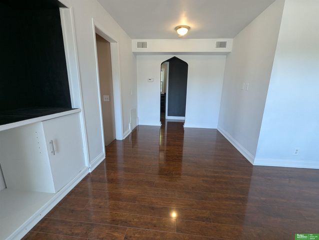 308 E Mission Avenue, Bellevue, NE 68005