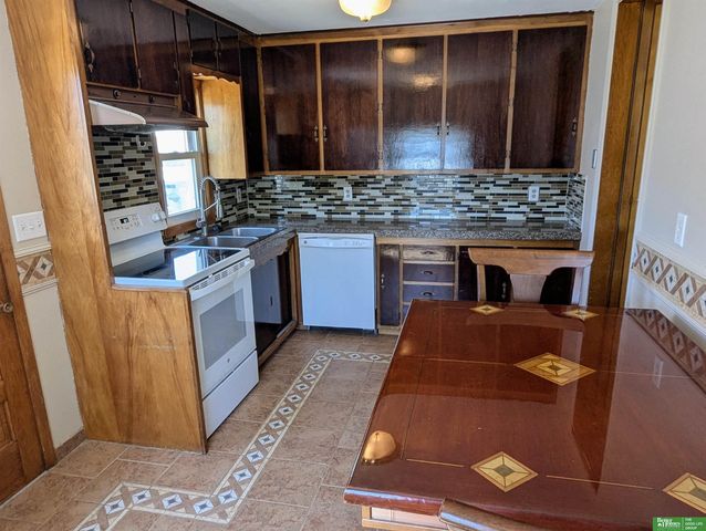 308 E Mission Avenue, Bellevue, NE 68005
