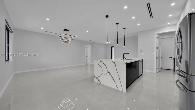 910 NW 36, Cape Coral, FL 33993