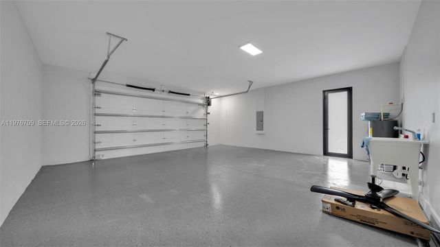 910 NW 36, Cape Coral, FL 33993