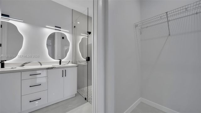 910 NW 36, Cape Coral, FL 33993