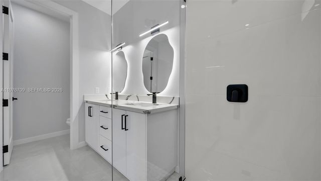 910 NW 36, Cape Coral, FL 33993