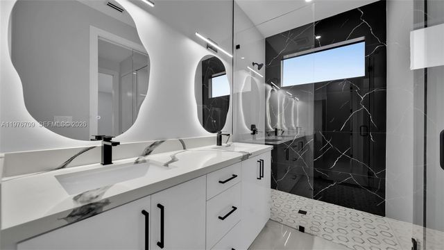 910 NW 36, Cape Coral, FL 33993