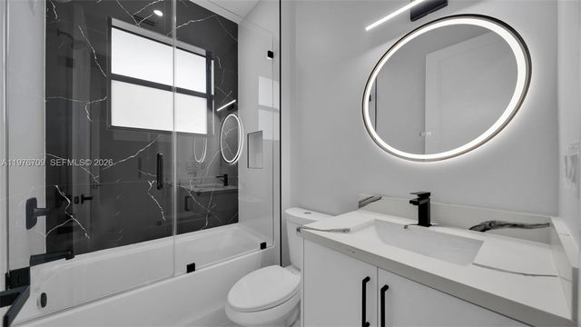 910 NW 36, Cape Coral, FL 33993