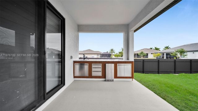 910 NW 36, Cape Coral, FL 33993