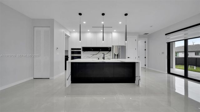 910 NW 36, Cape Coral, FL 33993