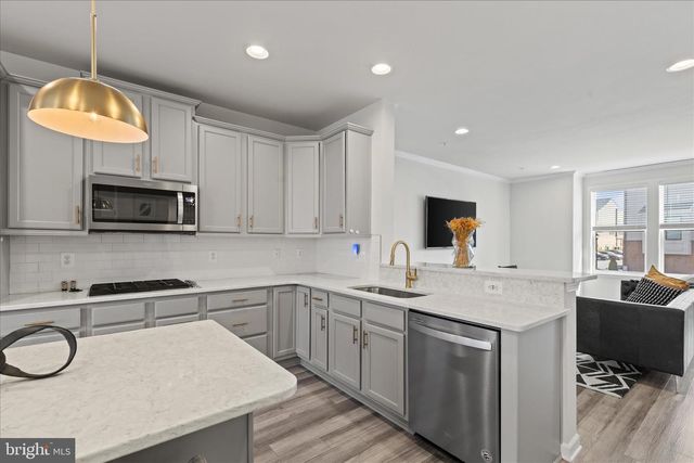 4916 VISTA GLEN LN, Lanham, MD 20706