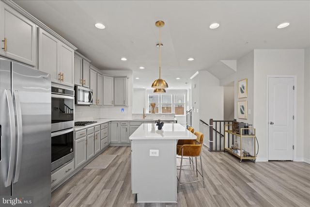 4916 VISTA GLEN LN, Lanham, MD 20706