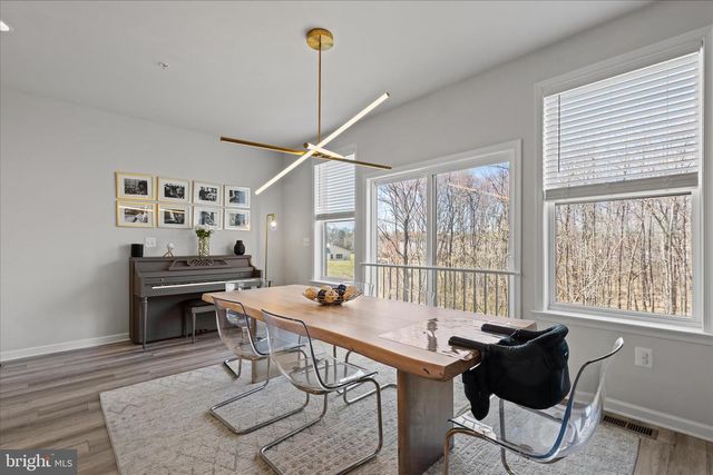 4916 VISTA GLEN LN, Lanham, MD 20706