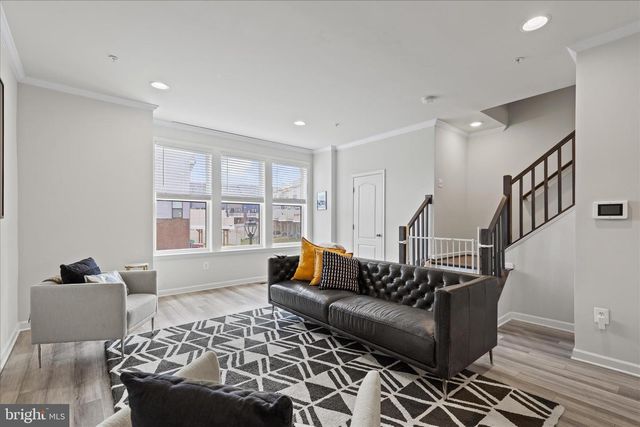 4916 VISTA GLEN LN, Lanham, MD 20706