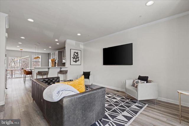 4916 VISTA GLEN LN, Lanham, MD 20706