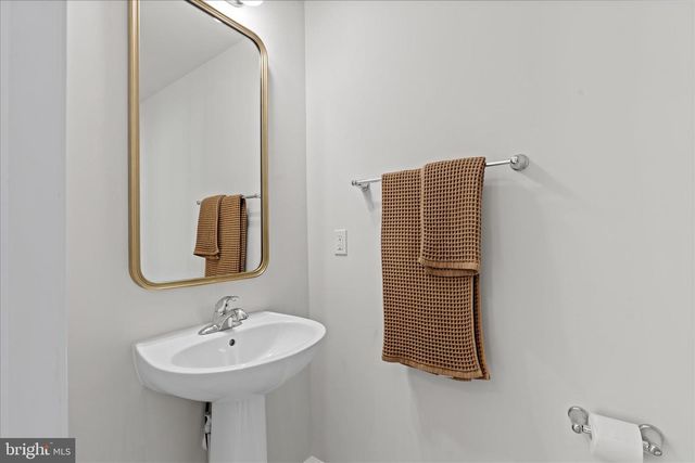 4916 VISTA GLEN LN, Lanham, MD 20706