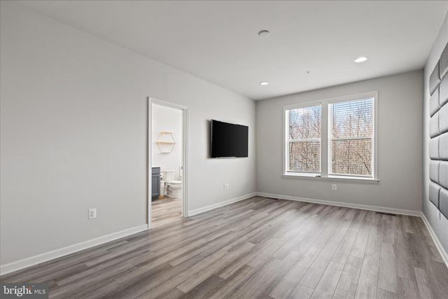 4916 VISTA GLEN LN, Lanham, MD 20706