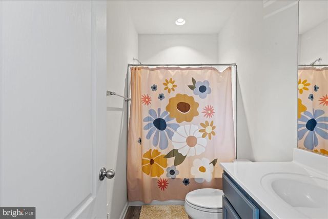 4916 VISTA GLEN LN, Lanham, MD 20706