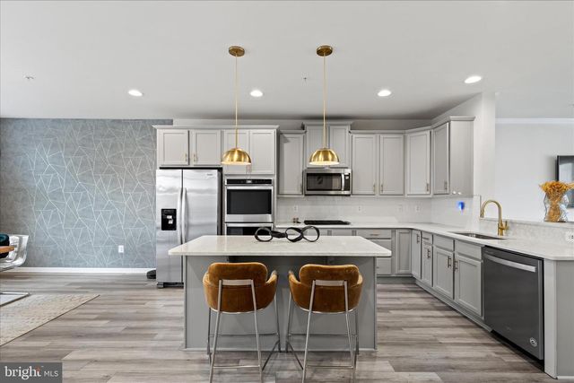 4916 VISTA GLEN LN, Lanham, MD 20706