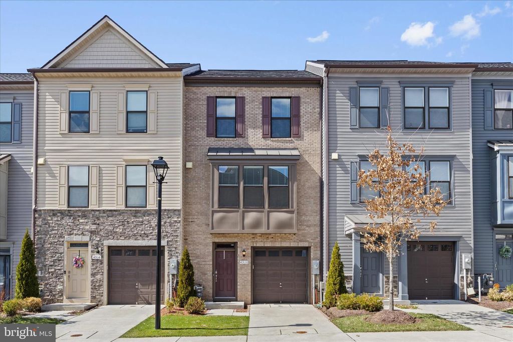 4916 VISTA GLEN LN, Lanham, MD 20706