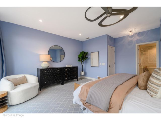 1414 N Wells Street 402, Chicago, IL 60610