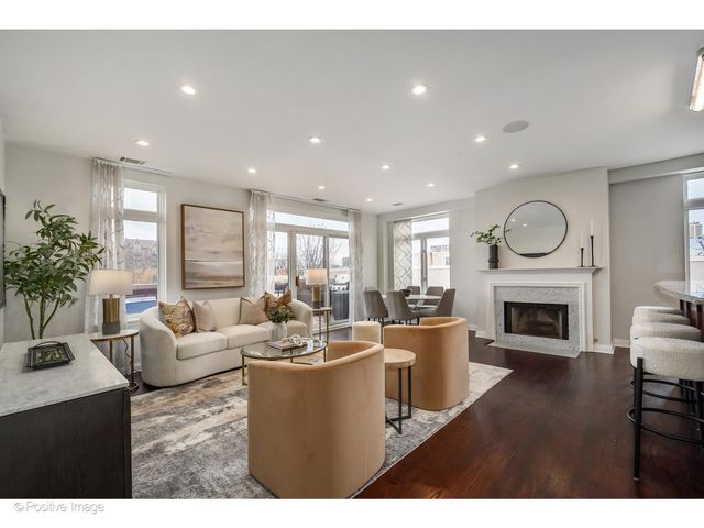 1414 N Wells Street 402, Chicago, IL 60610