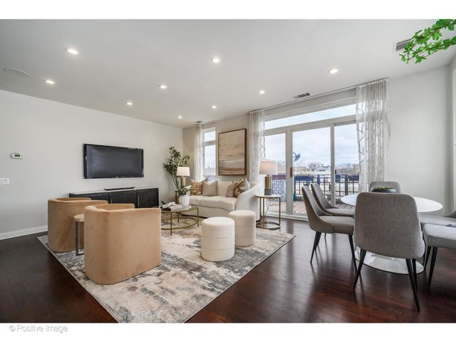 1414 N Wells Street 402, Chicago, IL 60610