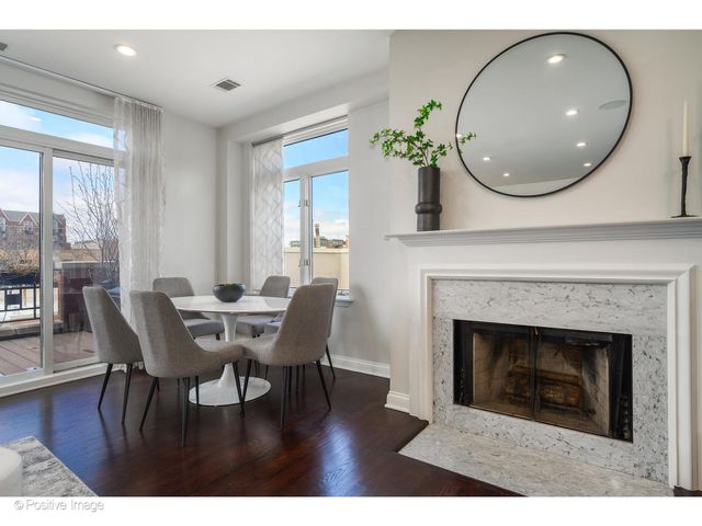 1414 N Wells Street 402, Chicago, IL 60610