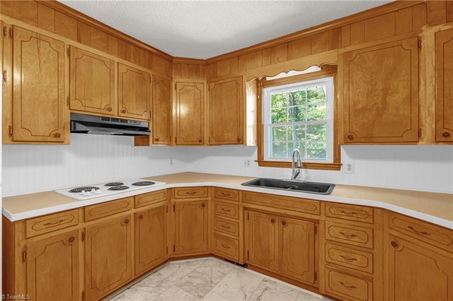 702 Cedar Lane, Reidsville, NC 27320