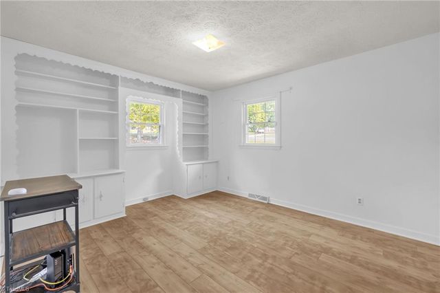 702 Cedar Lane, Reidsville, NC 27320