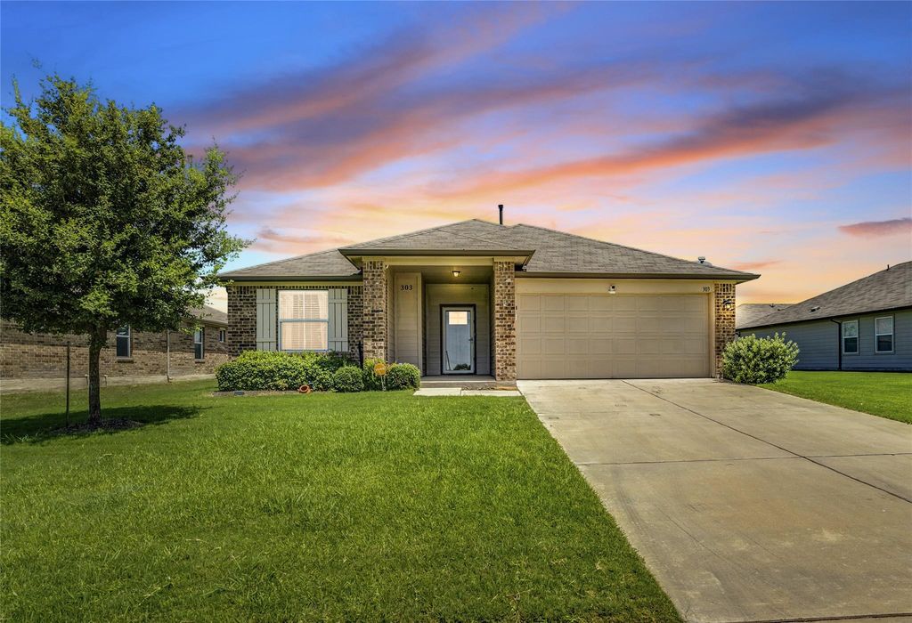 303 Marimoor DR, Hutto, TX 78634