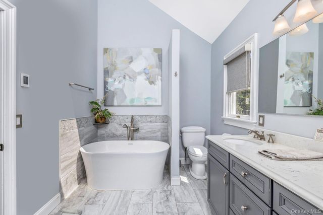 41 Astor Avenue, Saint James, NY 11780