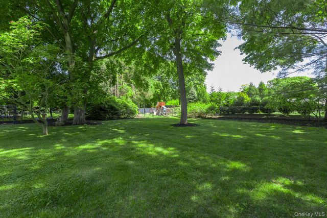 41 Astor Avenue, Saint James, NY 11780