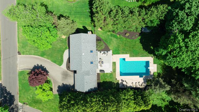 41 Astor Avenue, Saint James, NY 11780