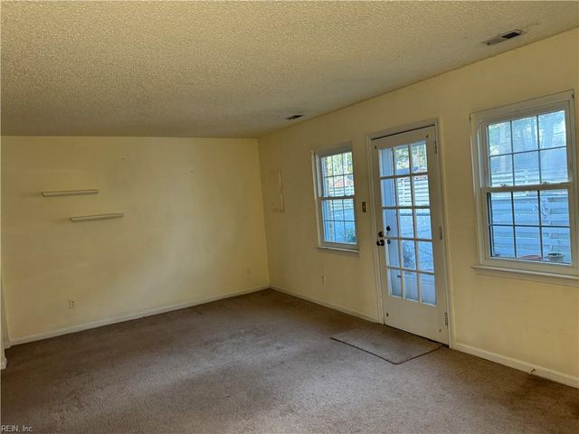 3183 Reese DR, Portsmouth, VA 23703