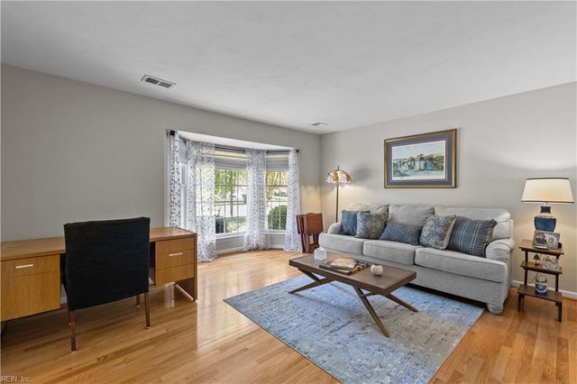 1528 Narbonne CT, Virginia Beach, VA 23456