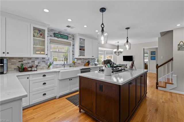 1528 Narbonne CT, Virginia Beach, VA 23456