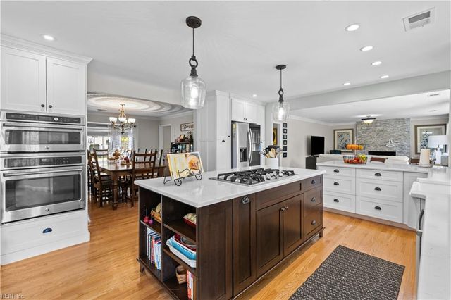 1528 Narbonne CT, Virginia Beach, VA 23456