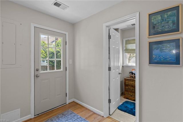 1528 Narbonne CT, Virginia Beach, VA 23456