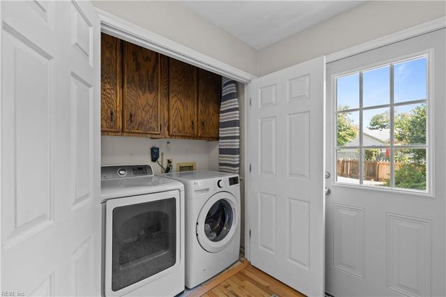 1528 Narbonne CT, Virginia Beach, VA 23456