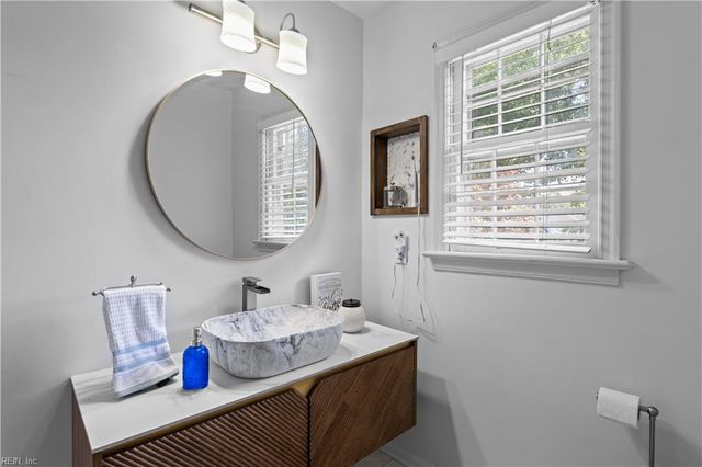 1528 Narbonne CT, Virginia Beach, VA 23456