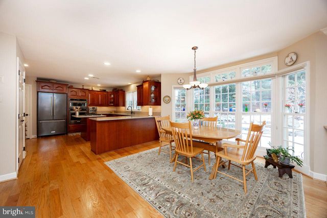 5 WOODFORD LN, Malvern, PA 19355