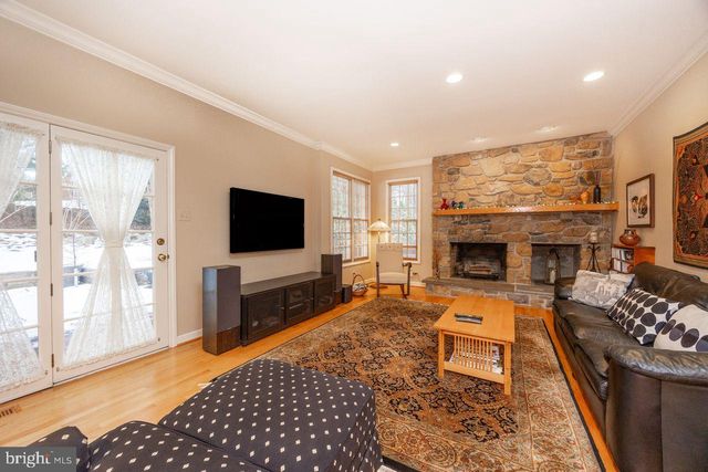 5 WOODFORD LN, Malvern, PA 19355