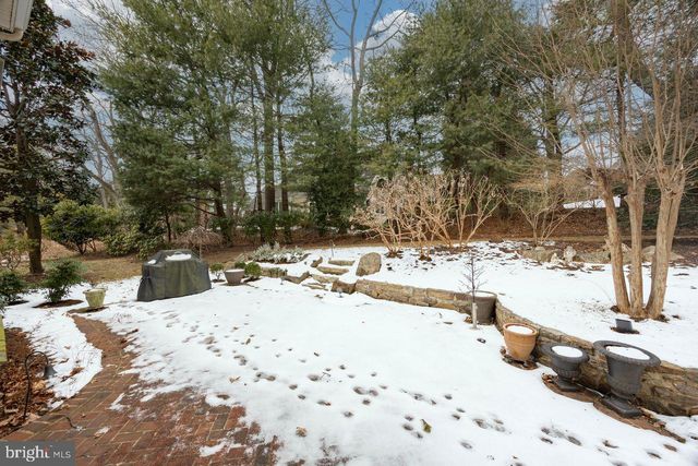 5 WOODFORD LN, Malvern, PA 19355