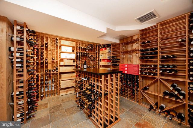 5 WOODFORD LN, Malvern, PA 19355