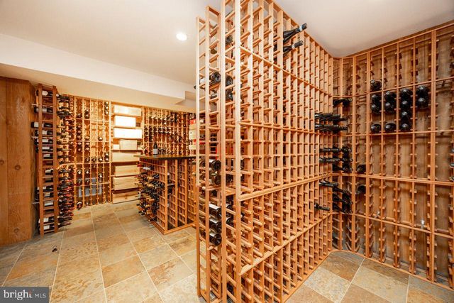 5 WOODFORD LN, Malvern, PA 19355