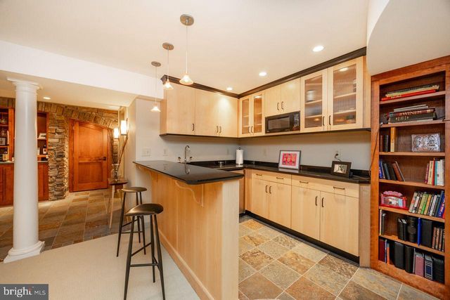 5 WOODFORD LN, Malvern, PA 19355