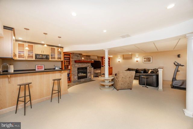 5 WOODFORD LN, Malvern, PA 19355