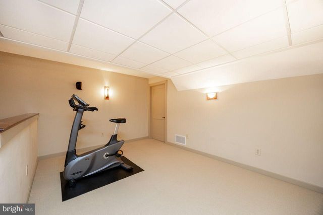 5 WOODFORD LN, Malvern, PA 19355