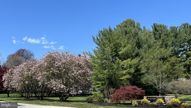 5 WOODFORD LN, Malvern, PA 19355