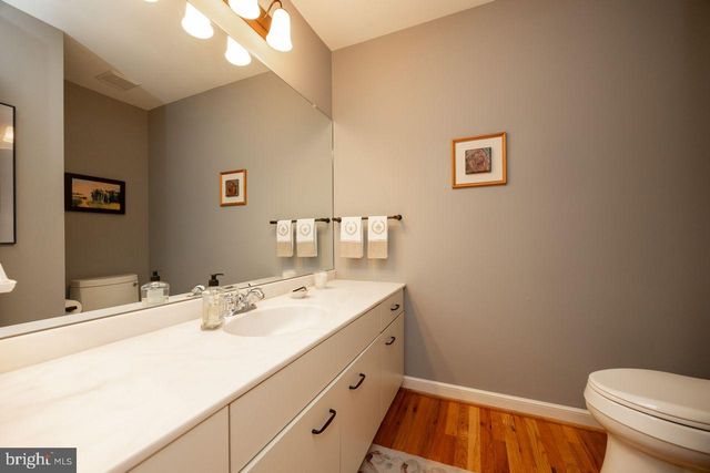 5 WOODFORD LN, Malvern, PA 19355