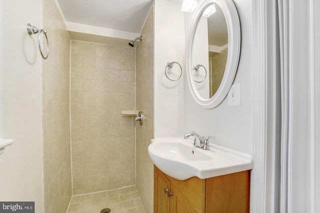 9821 HAMPTON LN, Fairfax, VA 22030